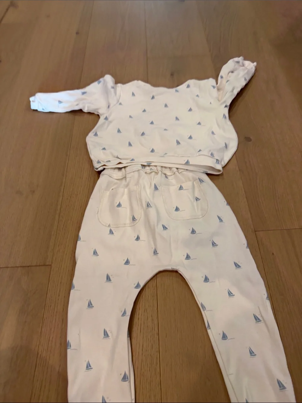 Oh baby! Cream Baby Two-Piece Set with Light Blue Sailboat Print